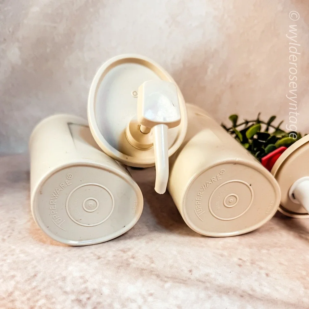 Tupperware‎ Condiment Pump Dispensers